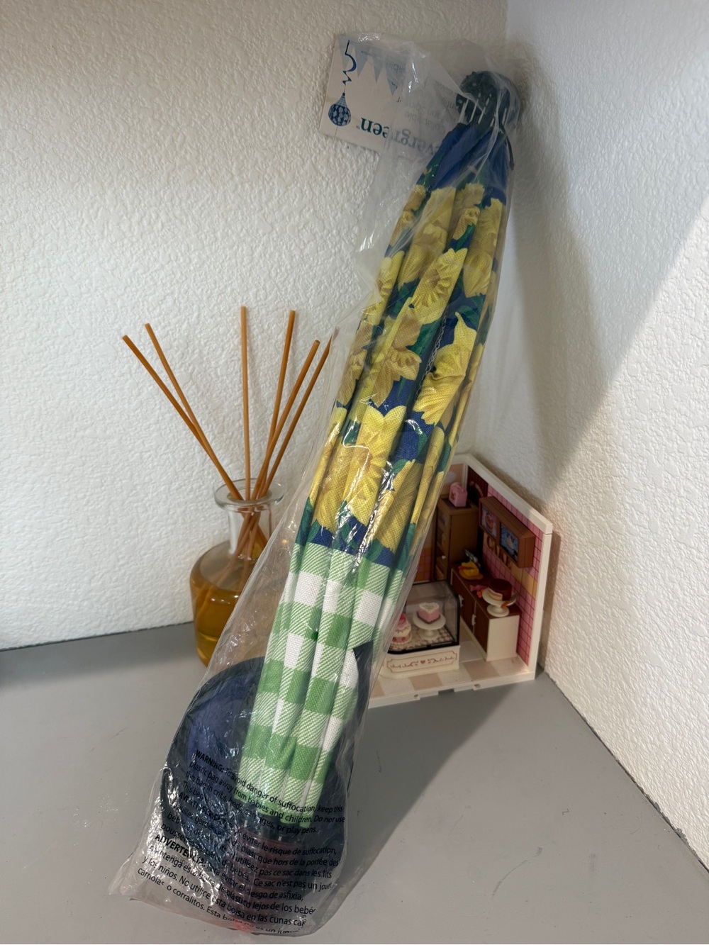 Evergreen Collapsible Balloon Spinner Daffodils And Checks Burlap New